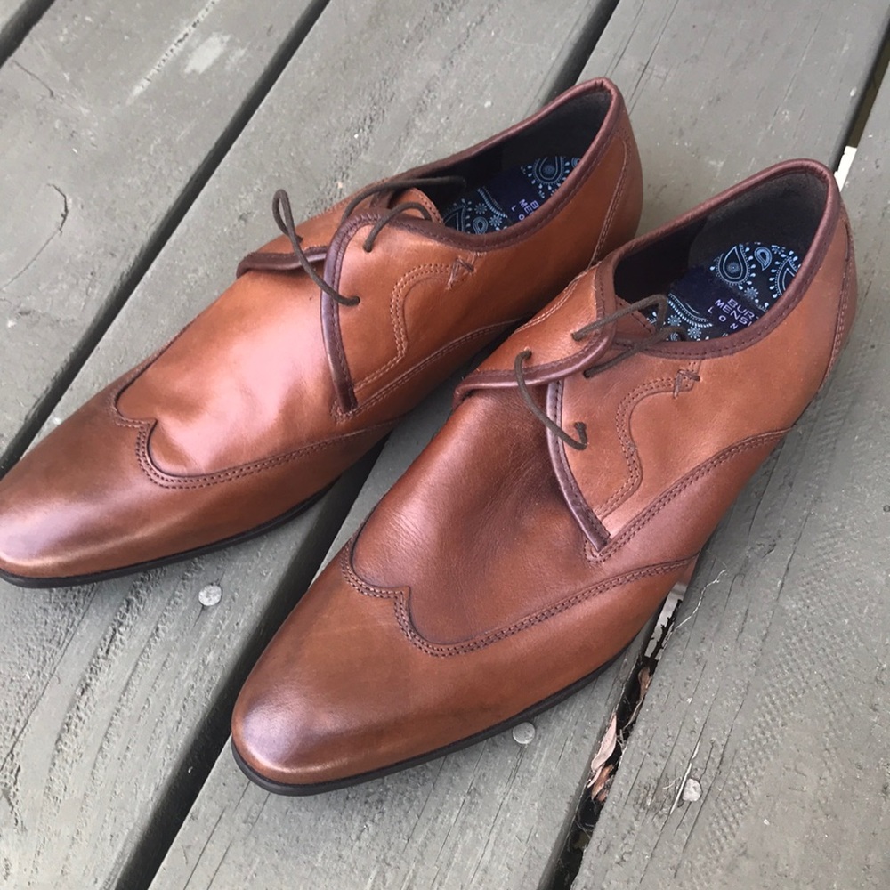 Oxford shoes brown